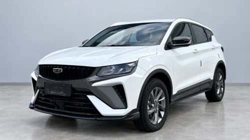 2024 Geely Binyue white front three-quarter view